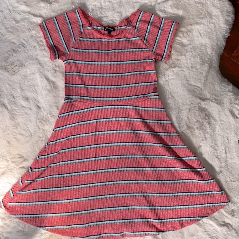 EUC. Art Class Girls Size L (10/12) Dress